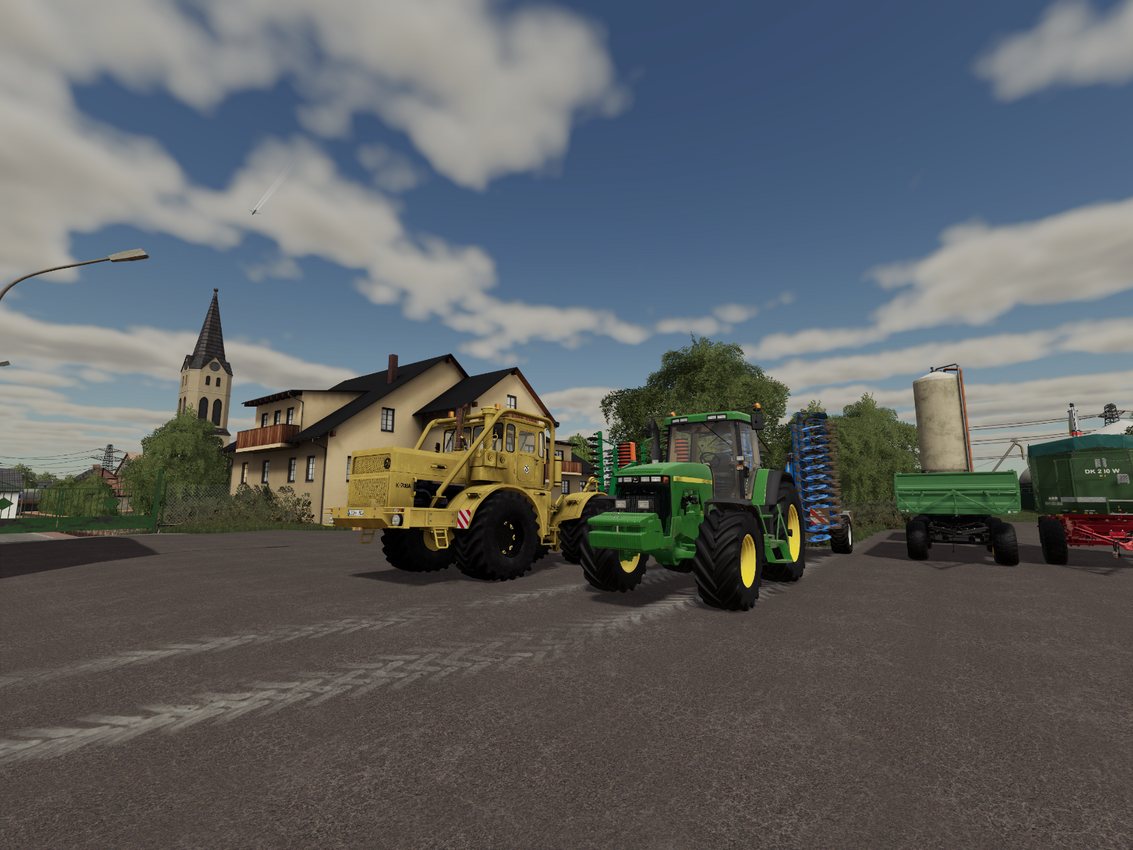 John Deere 8200 & Kirovets K700A