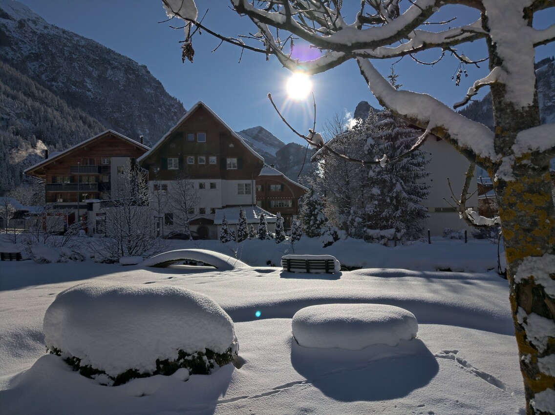 Sonne zeigt sich spät.