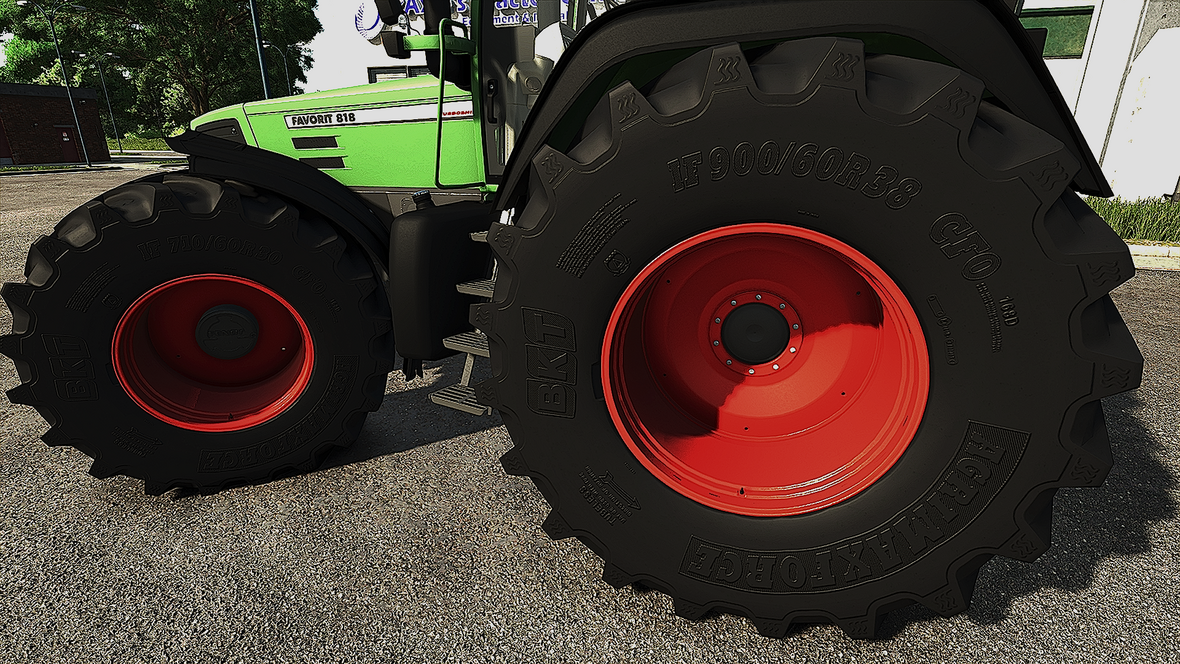 Fendt Umbau neue puchen hat er nur noch alles anpassen  dan kommt vario grip und dan geht es weiter mit dem umbau ihr kennt meine umbauten bei mir entsteht kein mist ^^